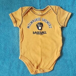 NWOT Milwaukee Brewers MLB Onesie Bodysuit Sz 12M